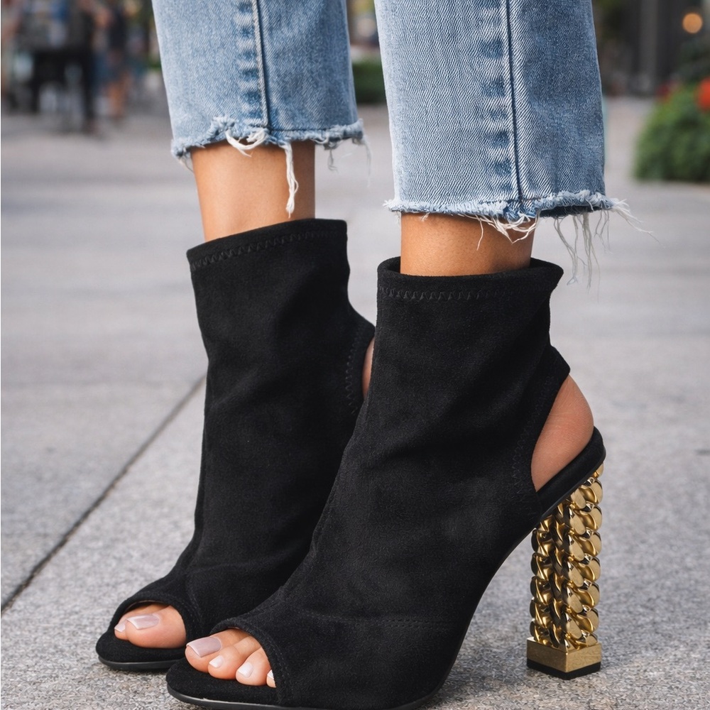 Black Open Toe Sock Booties Gold Chain Heel Y2K Statement sz 7